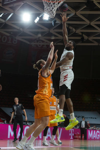 配合越来越 配合越来越